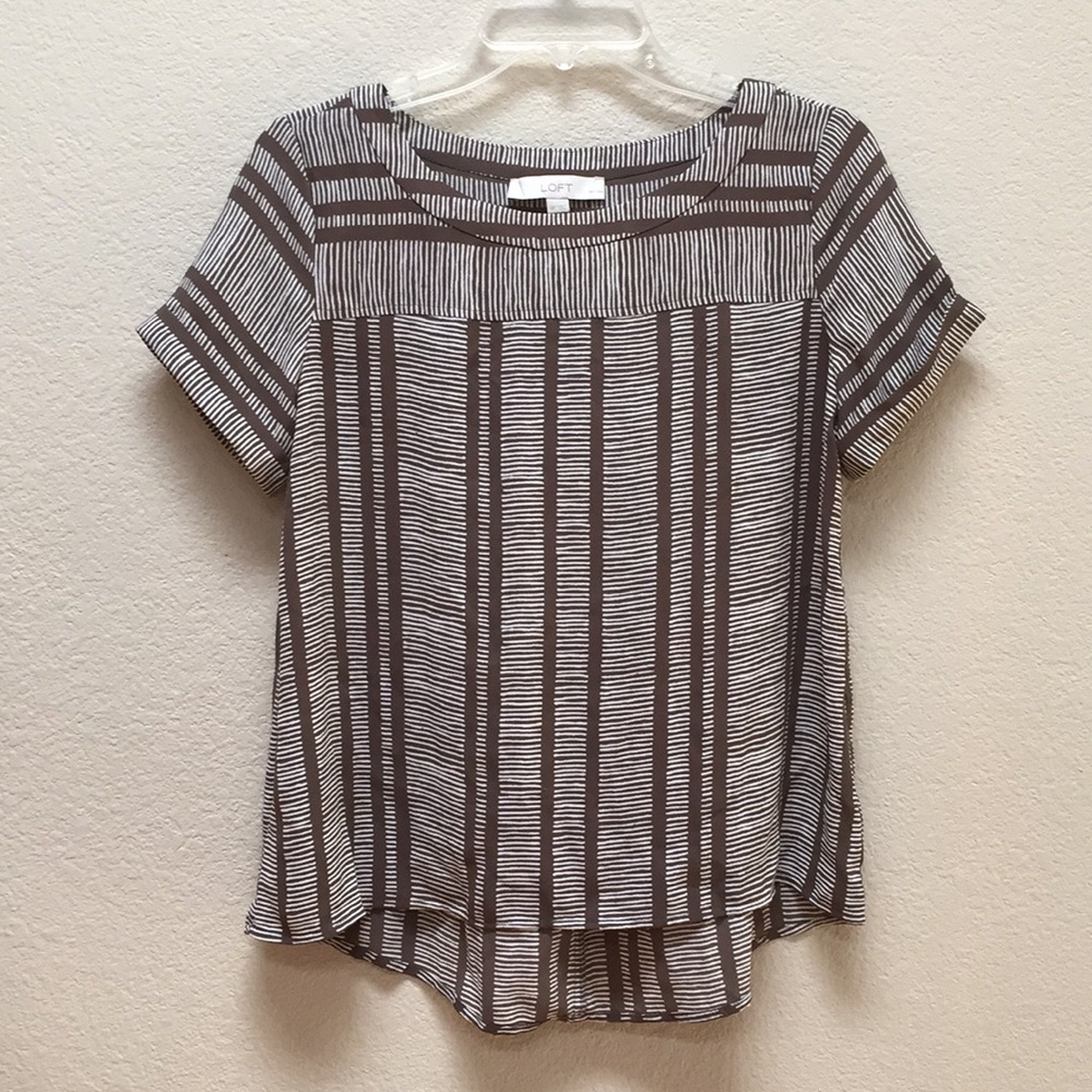 Loft shirt brown and white. SP cute top